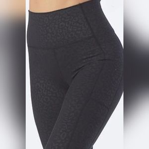NWT Glyder Black Embossed Leopard Taper 7/8 Leggings Sz 1X